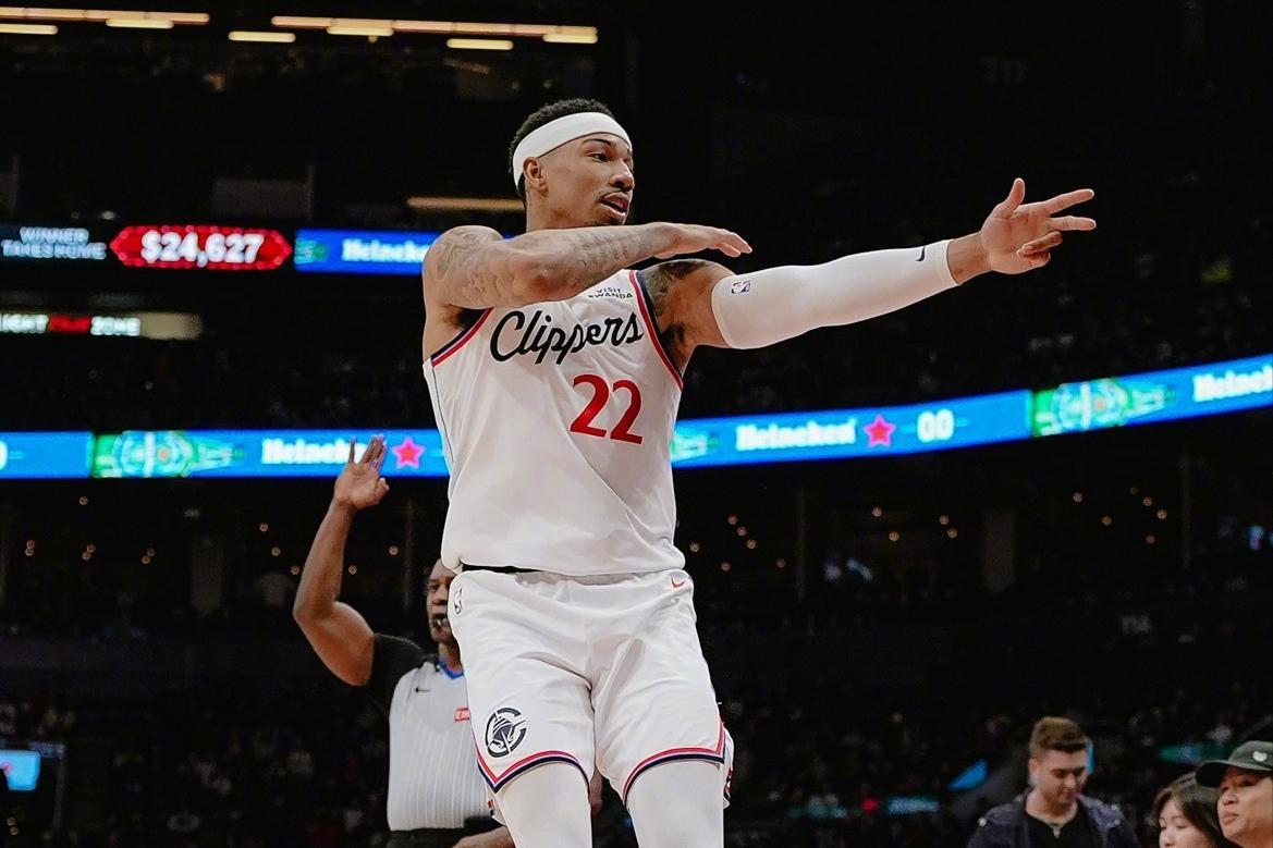 开云官网-快船5连胜重返前十！一口气获4大利好：小卡缺阵哈登31+10太硬气