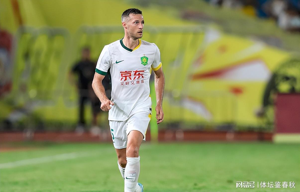 拒绝离队！国安欲解约外援中卫遭拒，到底是谁给俱乐部留下大坑？